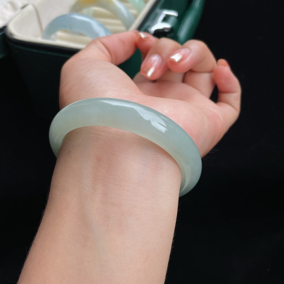 糯冰蓝晴底翡翠手镯（56mm）（yc017028）