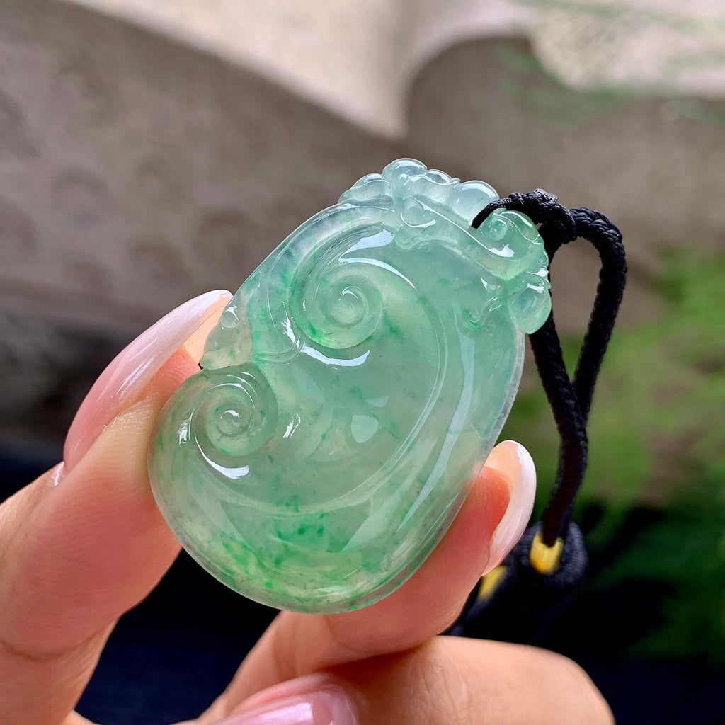 糯冰种晴水飘绿如意吊坠（yc194161）