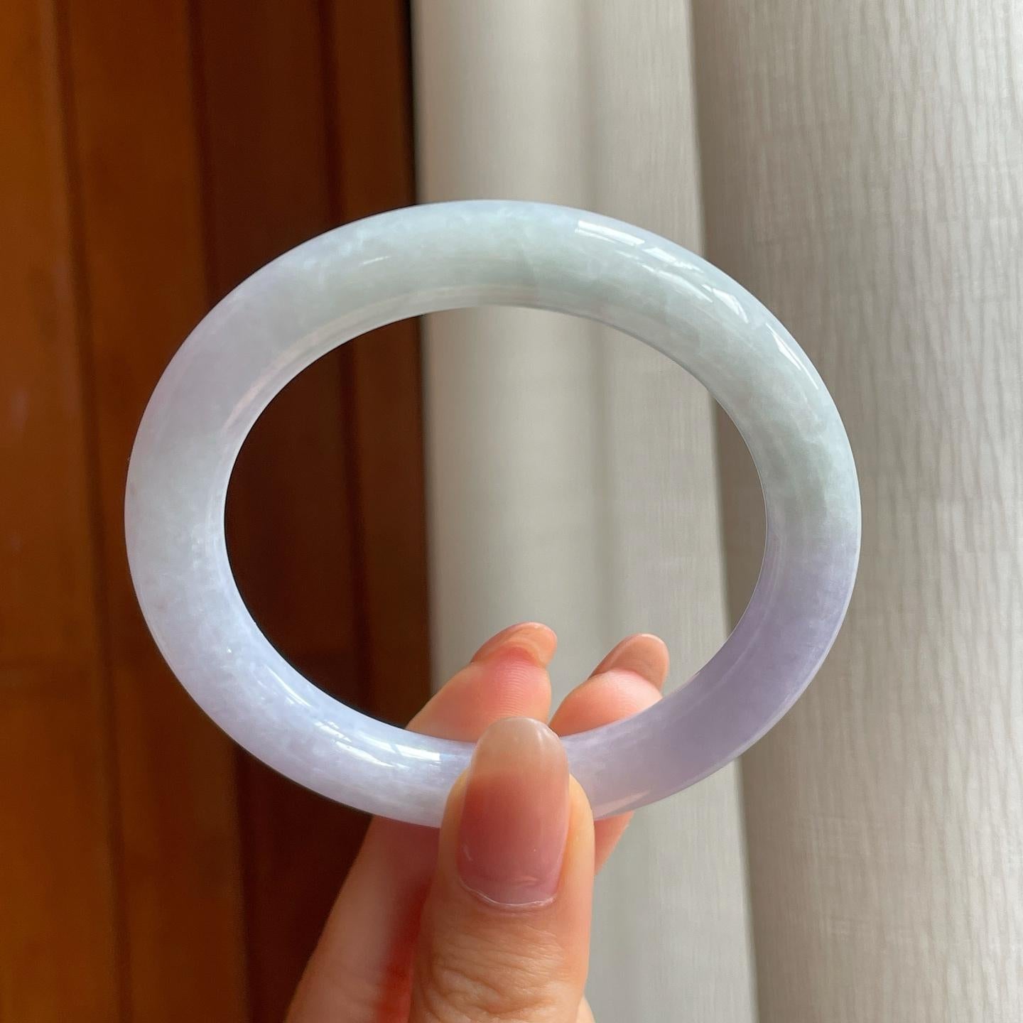 糯冰春带彩翡翠圆条手镯（54mm)（yc345456）