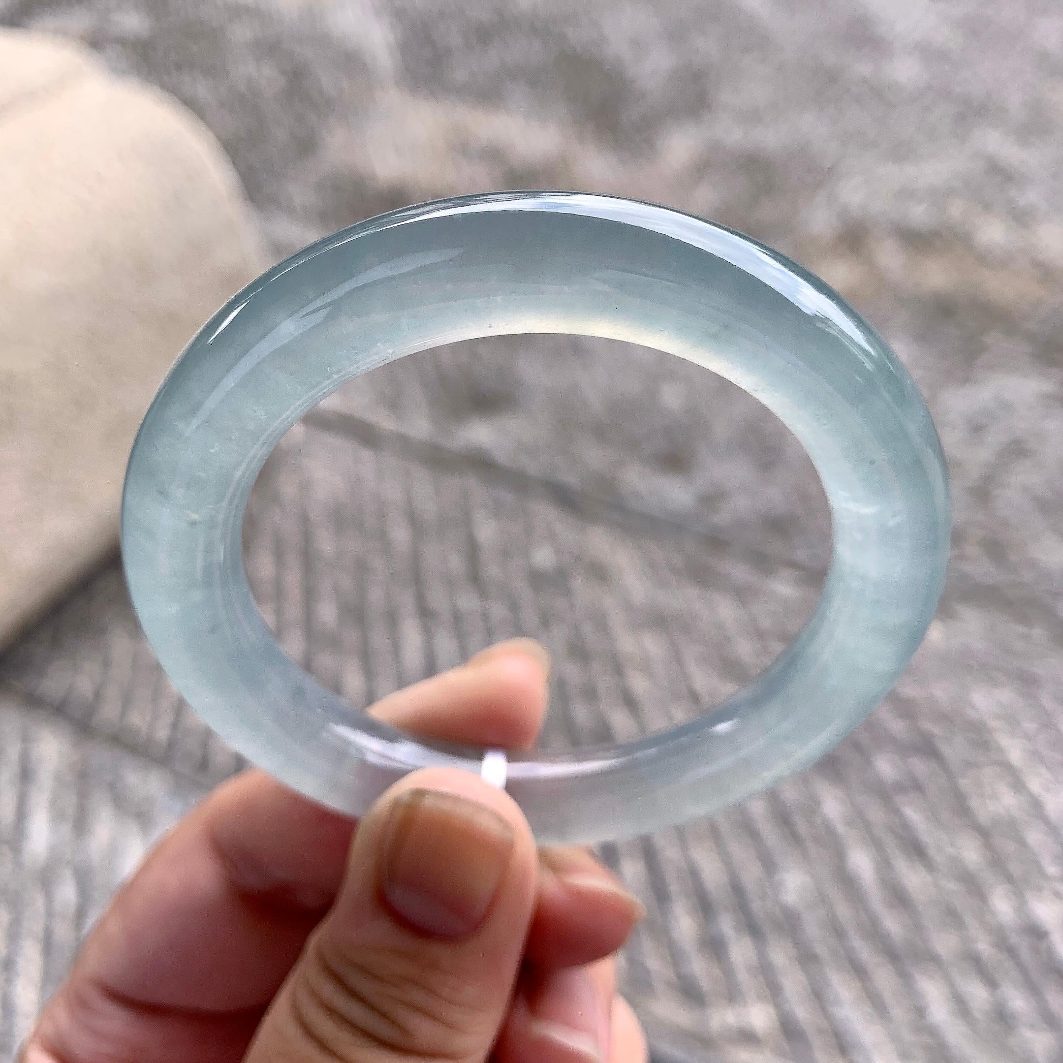 糯冰种淡晴底圆条手镯（53mm）（yc195914）