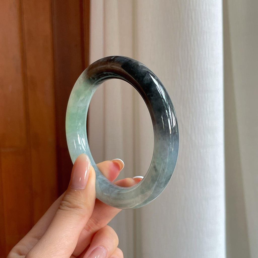 糯冰带色乌鸡翡翠圆条手镯（57mm)（yc373892）