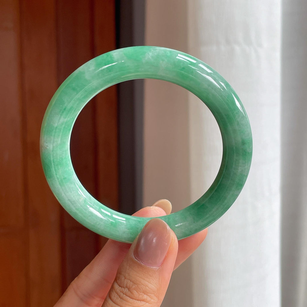 糯冰果绿翡翠圆条手镯（56mm）（yc423121）