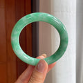 糯冰果绿翡翠圆条手镯（56mm）（yc423121）