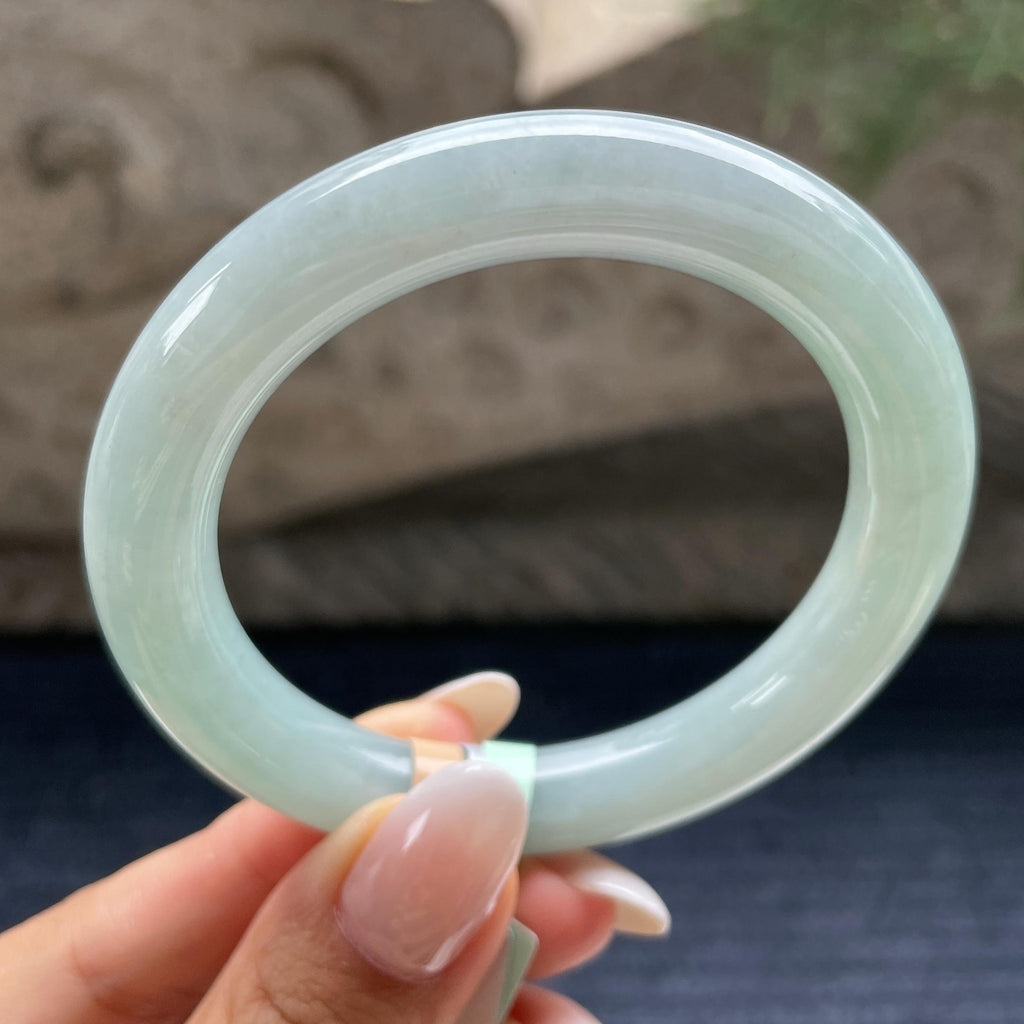 细糯种淡晴底圆条手镯54.8圈           天然缅甸A货翡翠（yc405548）