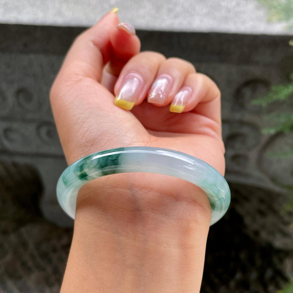 小细条     糯冰种飘花圆条手镯           天然缅甸A货翡翠（yc383124）
