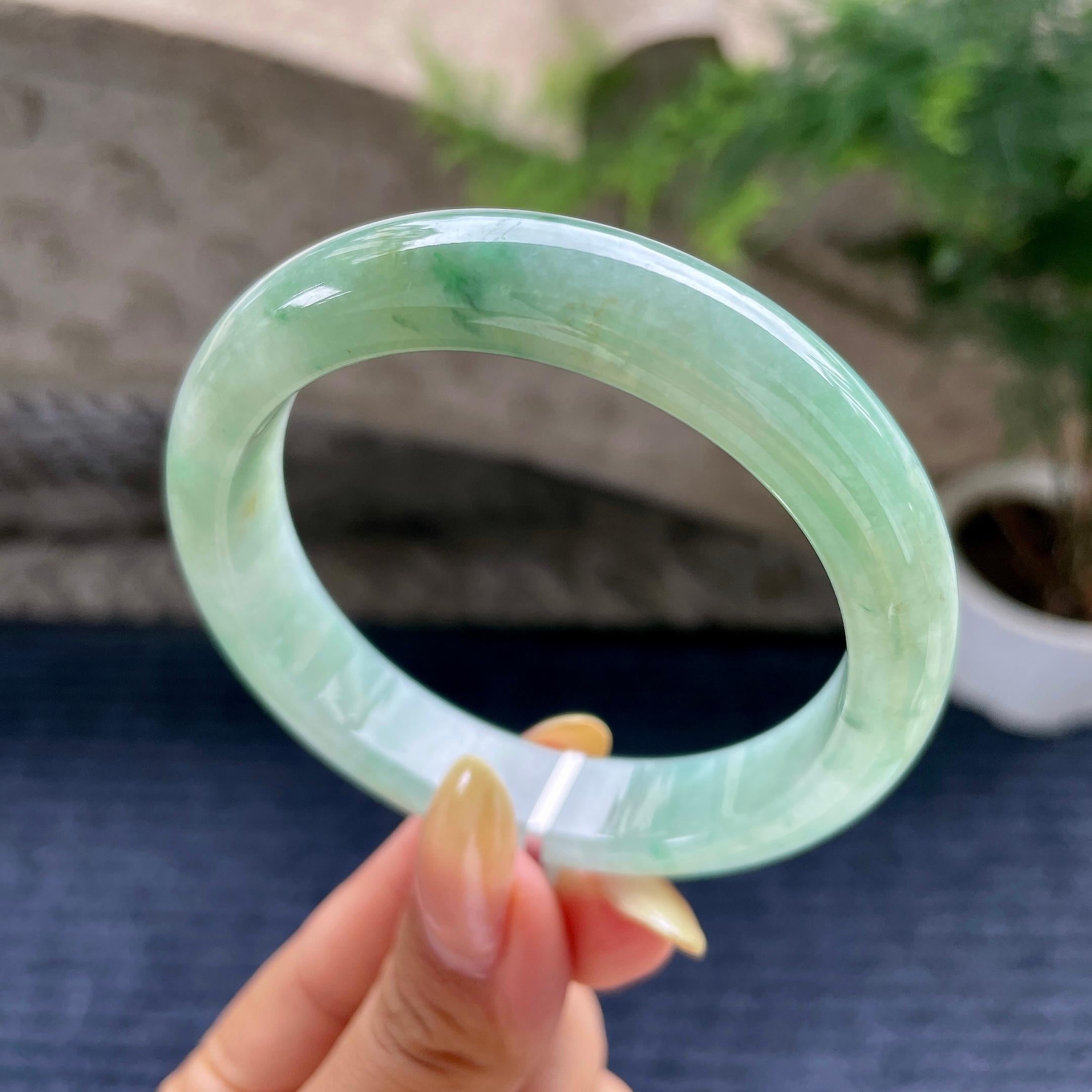 大圈口 细糯种晴底飘花正圈平安镯58圈 天然缅甸A货翡翠（yc489155）