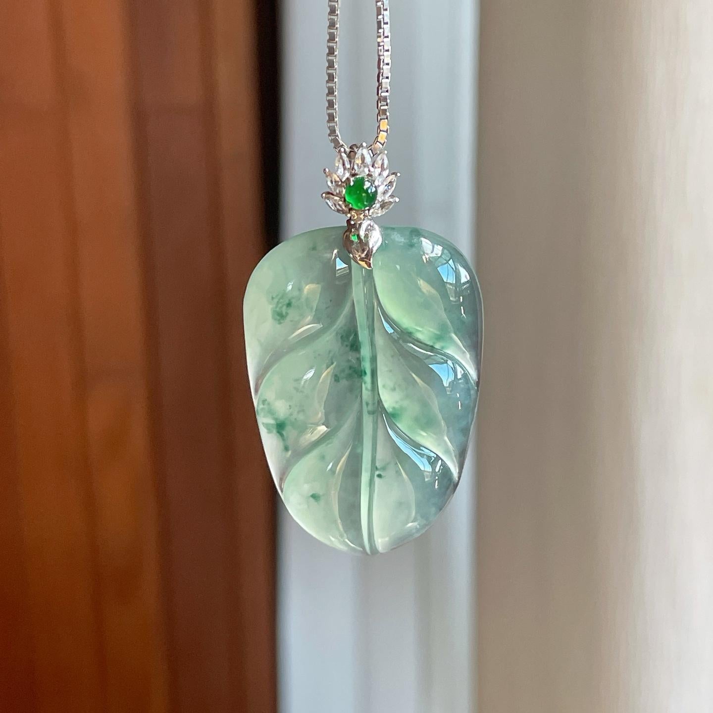 18k 金扣头冰种飘花翡翠叶子（yc325740）