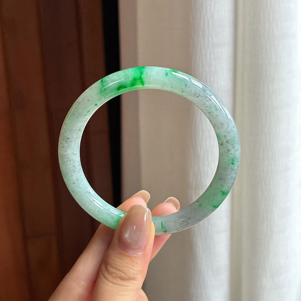 糯冰乌鸡飘花翡翠圆条手镯 55圈（yc436483）