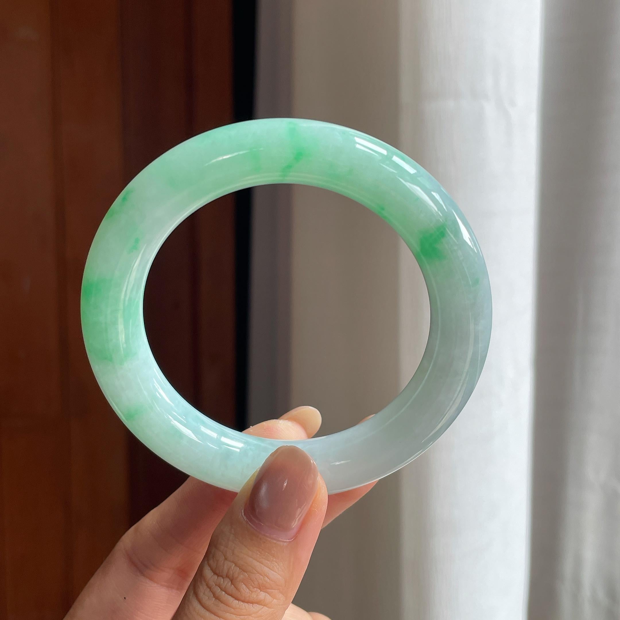 糯冰带色圆条翡翠手镯(56mm)（yc419749）