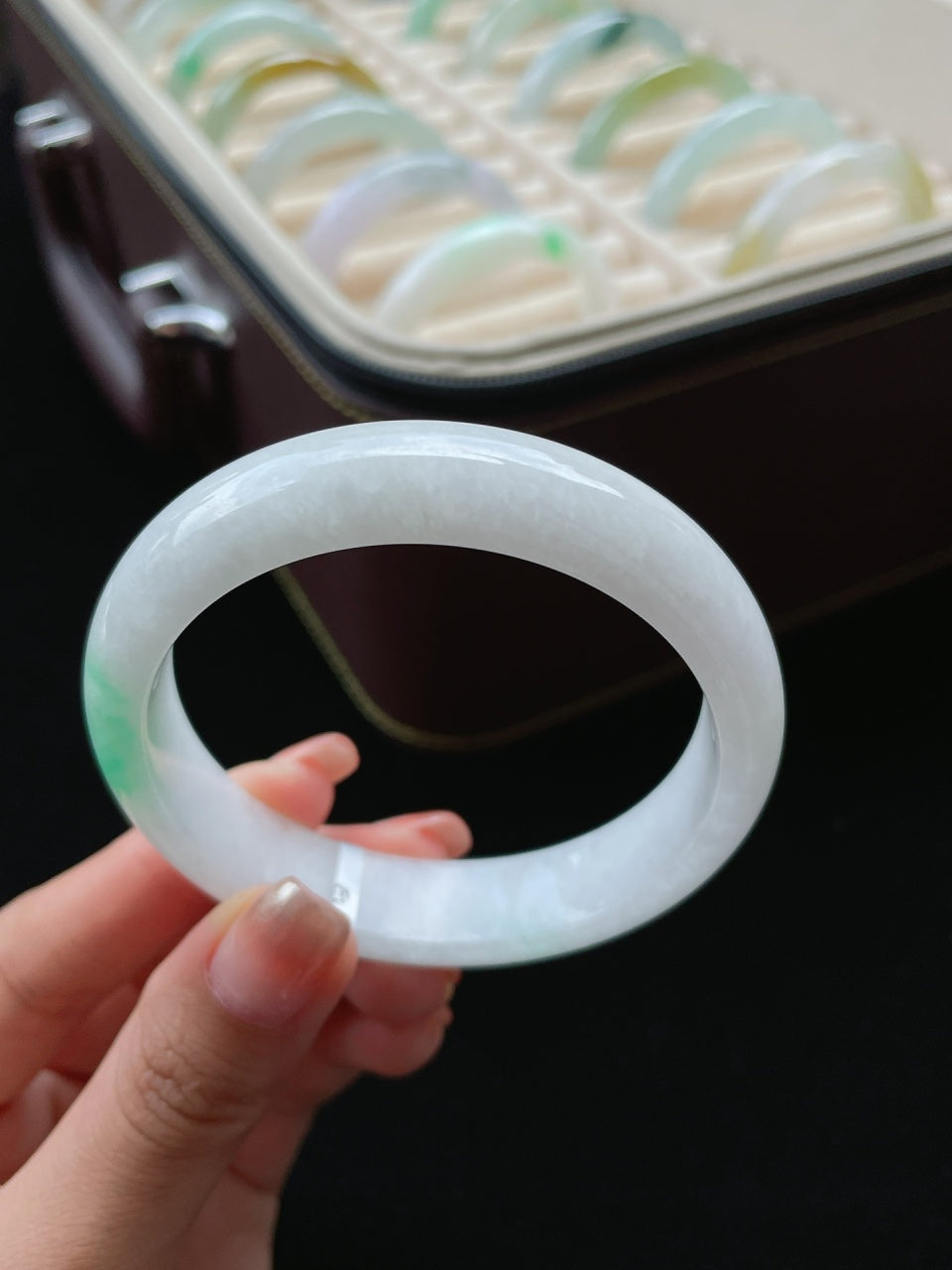 糯冰白底青正圈翡翠手镯（57.7mm）（yc016959）