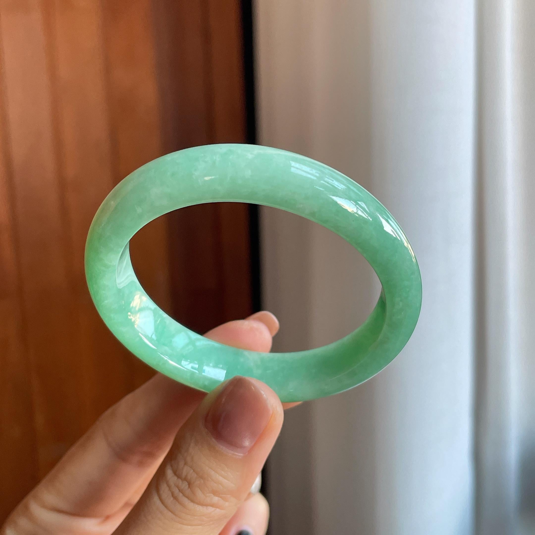 糯种果绿翡翠贵妃镯（53mm）（yc289585）