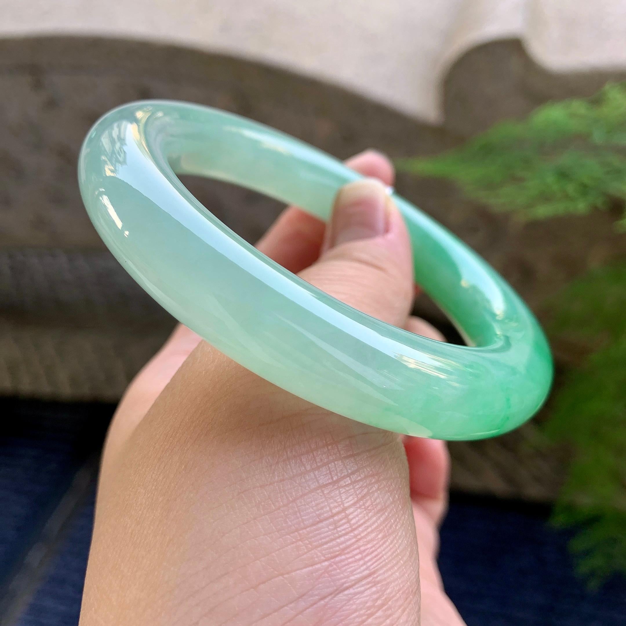 糯冰种飘绿圆条手镯（58mm）（yc249466）