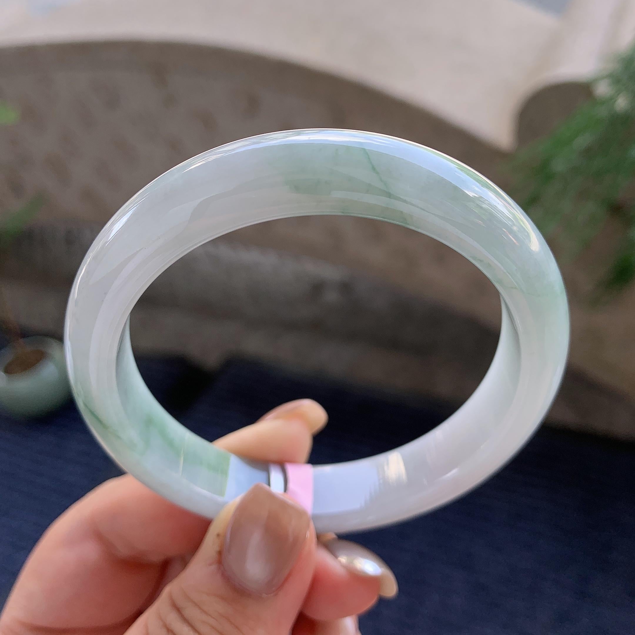 大圈口  细糯种飘蓝花正圈平安镯  58圈口  天然缅甸A货翡翠（yc425979）