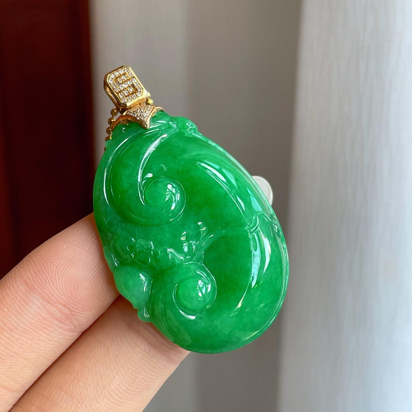 18k金扣糯冰满绿翡翠如意（yc258415）