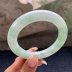 大圈口   细糯种飘绿花圆条手镯58.3圈      天然缅甸A货翡翠（yc421274）