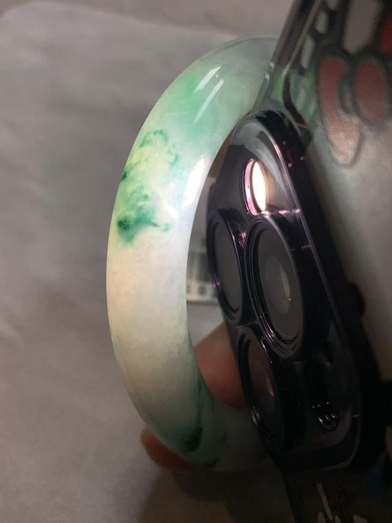 糯冰种飘绿圆条手镯（52.2mm）（yc257210）