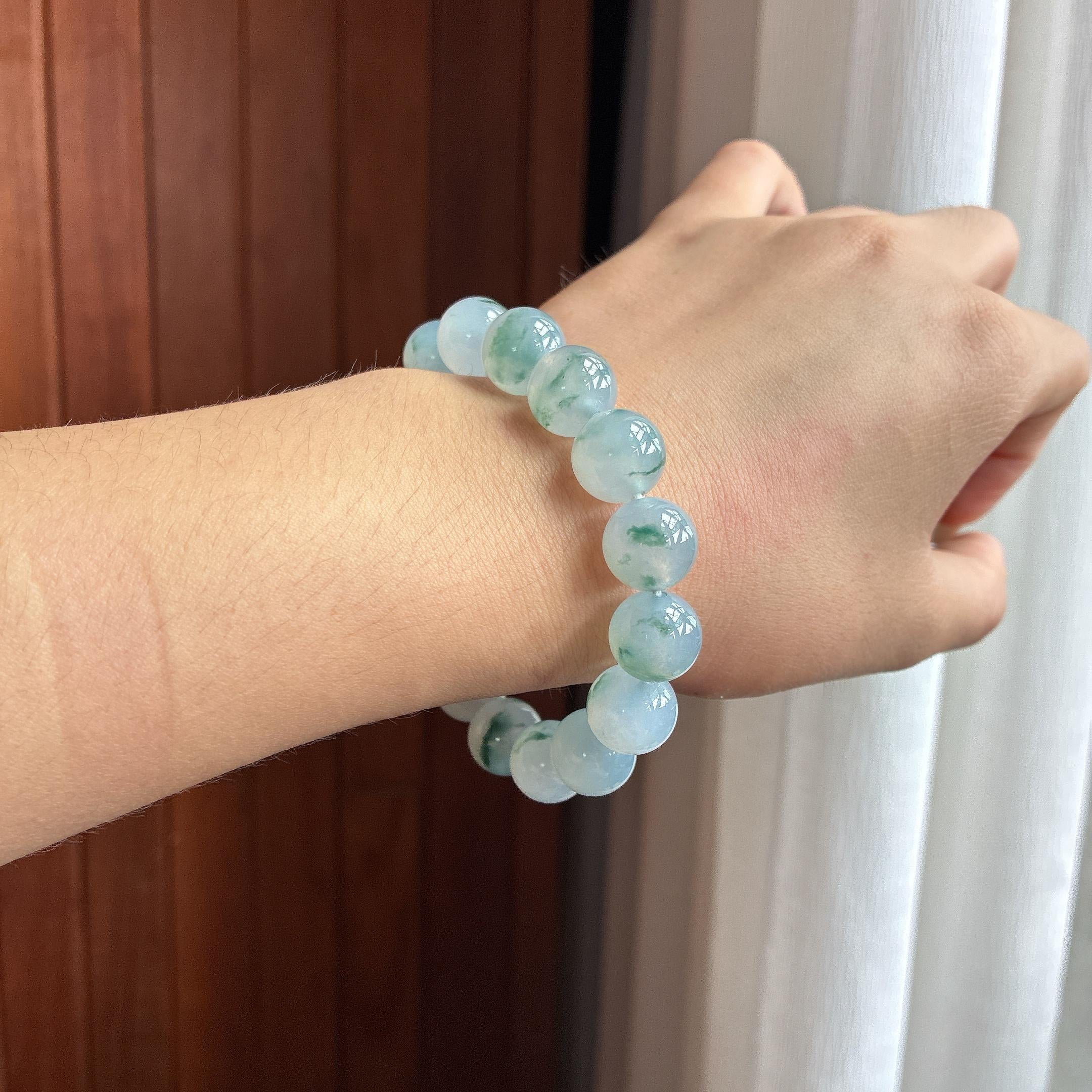 Vòng tay ngọc phỉ thúy tự nhiên Miến Điện loại A, vân hoa trên nền đá bán trong (yc451546)