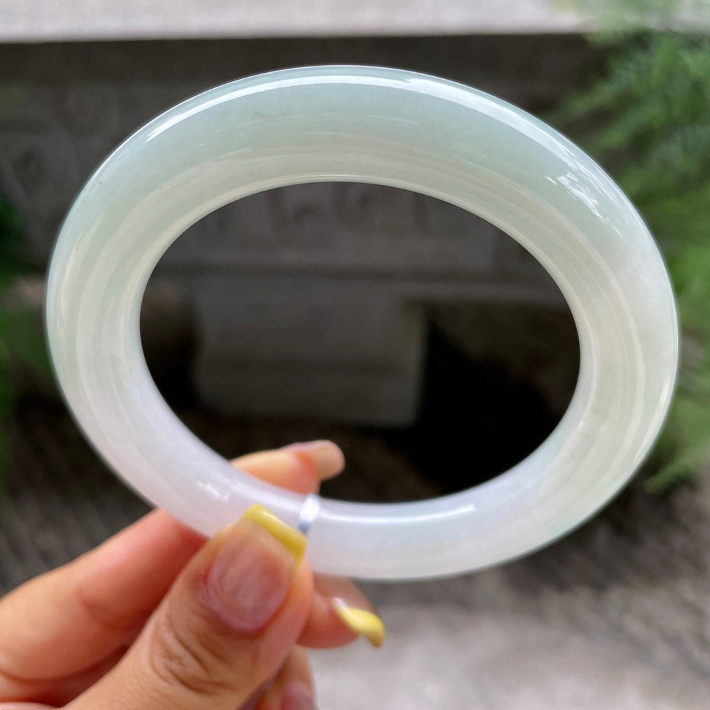 大圈口          细糯种淡晴底圆条手镯60圈              天然缅甸A货翡翠（yc383122）