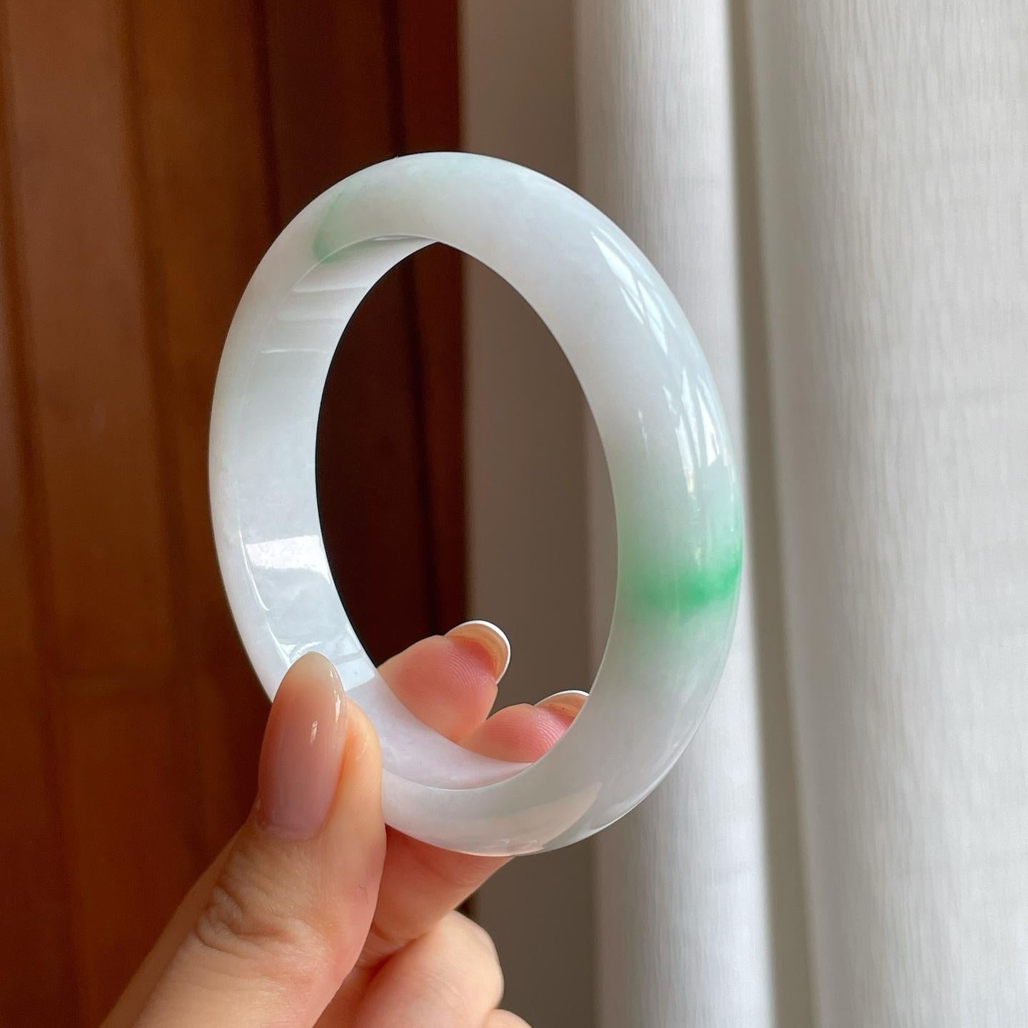 糯冰白底青翡翠平安镯（56mm)（yc373875）
