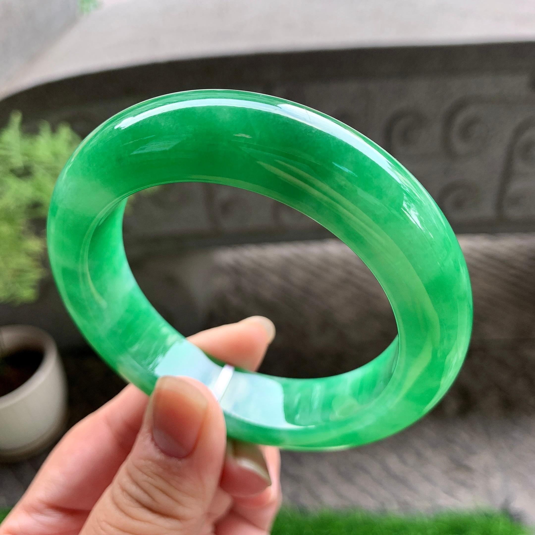 细糯种阳绿宽版轮胎手镯（59.3mm）（yc225046）
