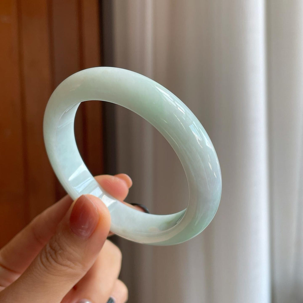 糯冰淡底色翡翠平安镯（52.5mm）（yc279299）