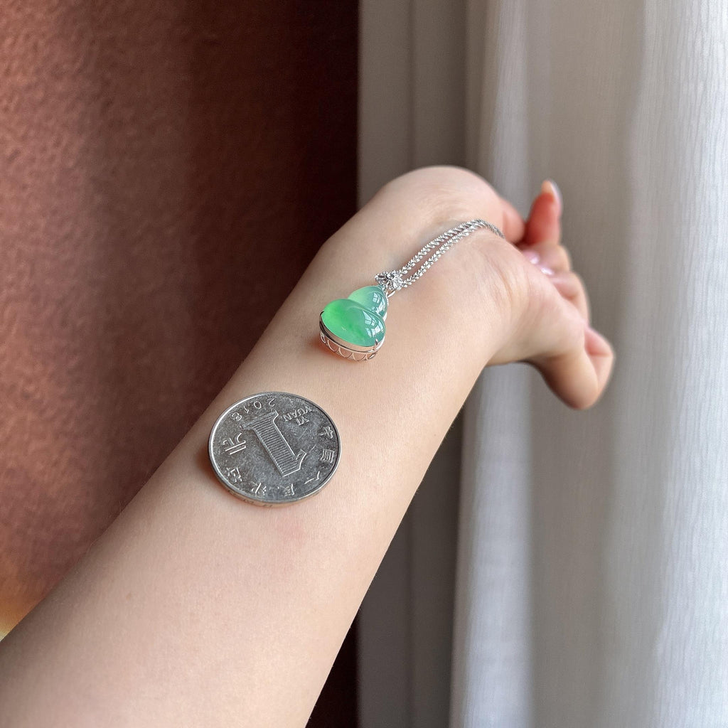 18k金镶冰种果绿葫芦挂件（yc746480）