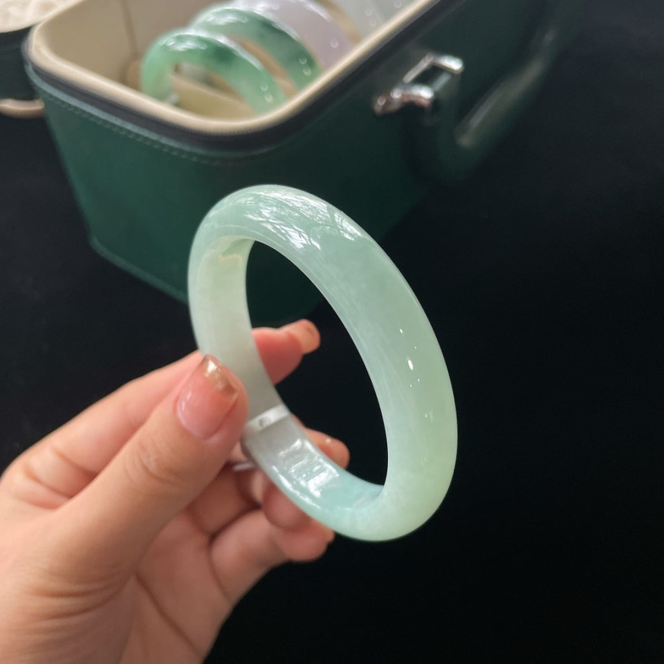 糯冰淡晴底正圈翡翠手镯（55mm）（yc019438）
