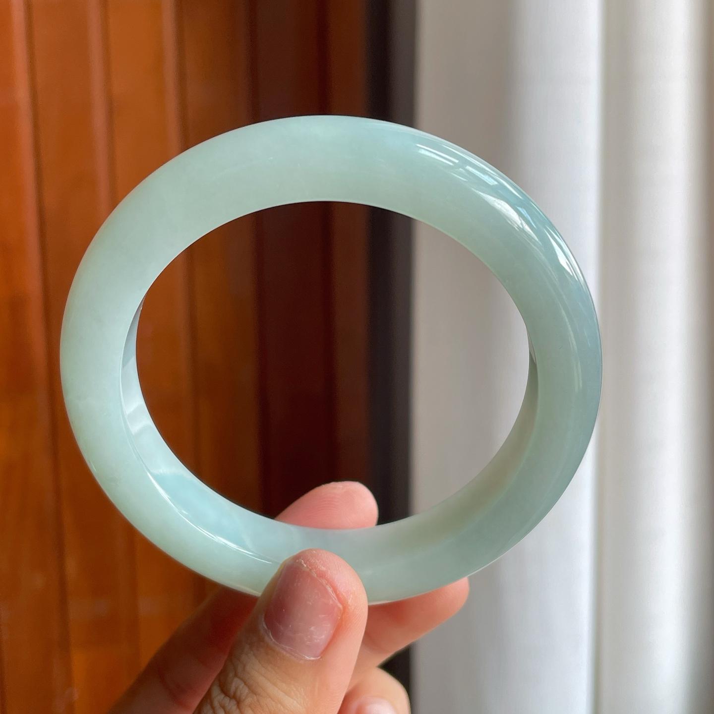 细糯冰淡底色翡翠平安镯（60mm）（yc221945）