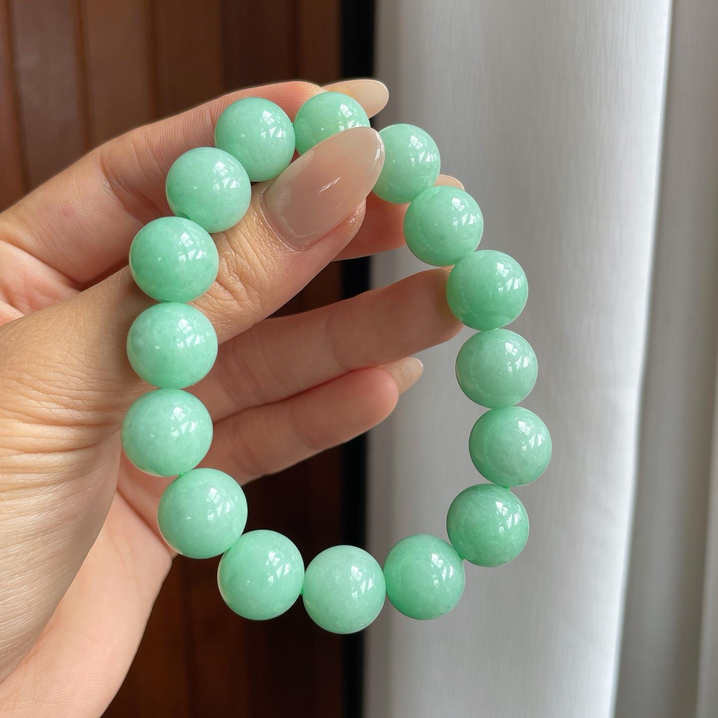 糯冰果绿底翡翠珠串手串（yc246171）