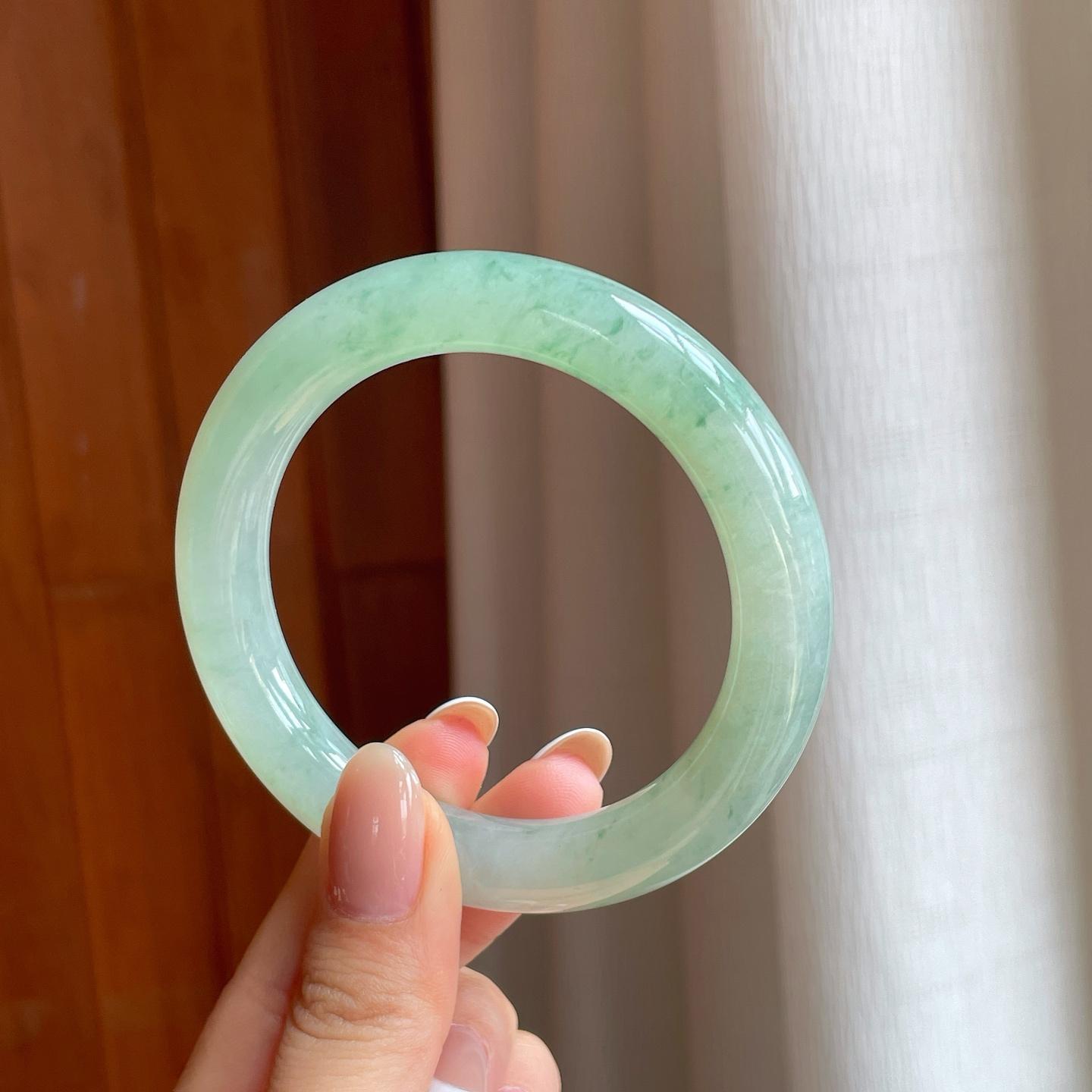 糯冰飘花翡翠圆条手镯（55mm)（yc373297）