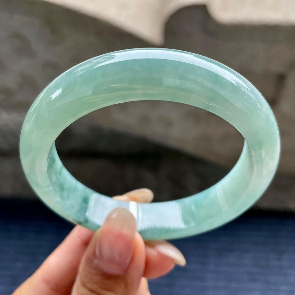 糯冰种飘蓝花正圈平安镯56mm  天然缅甸A货翡翠（yc345817）