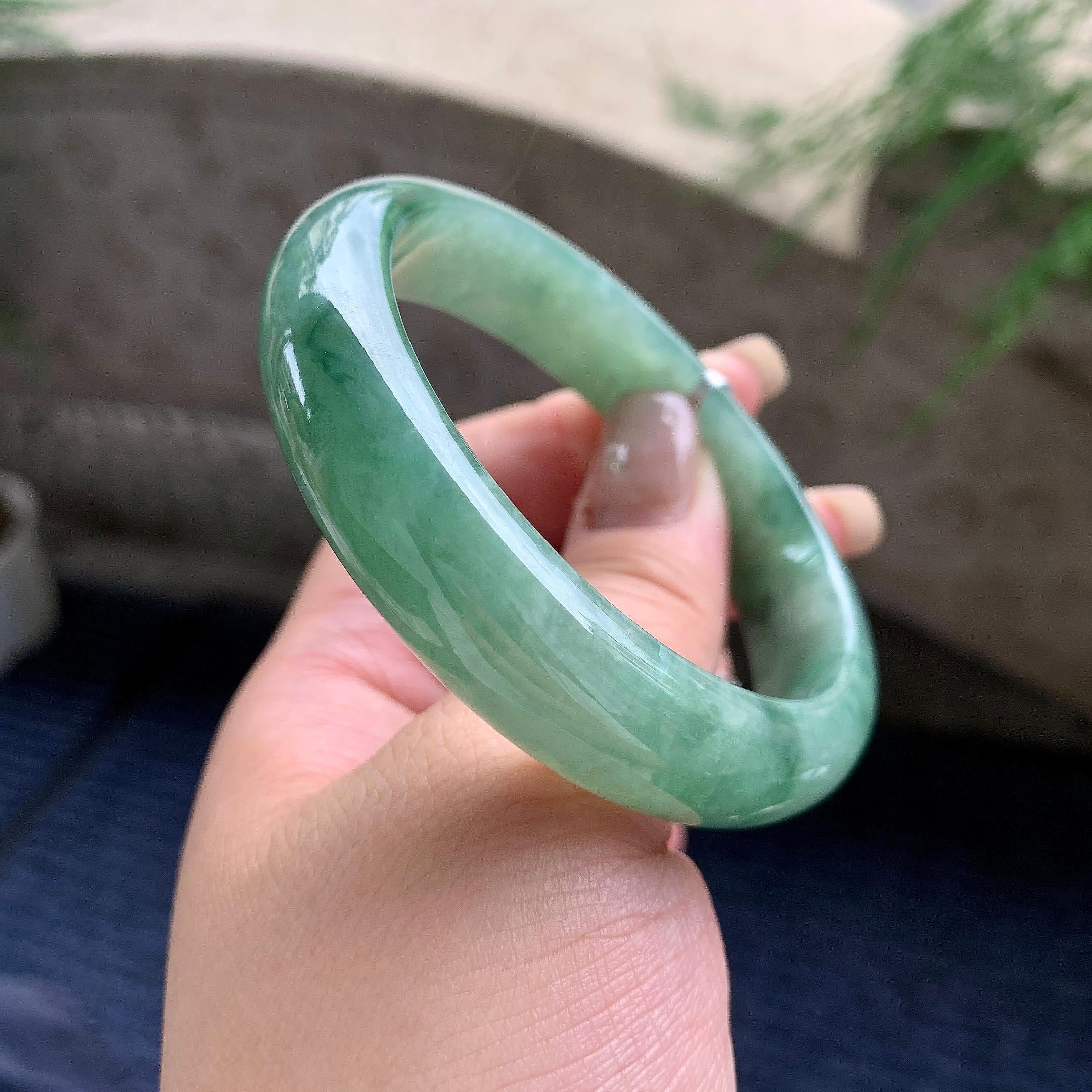 细糯种油青底飘蓝花正圈平安镯 57.5圈口 天然缅甸A货翡翠（yc464051）