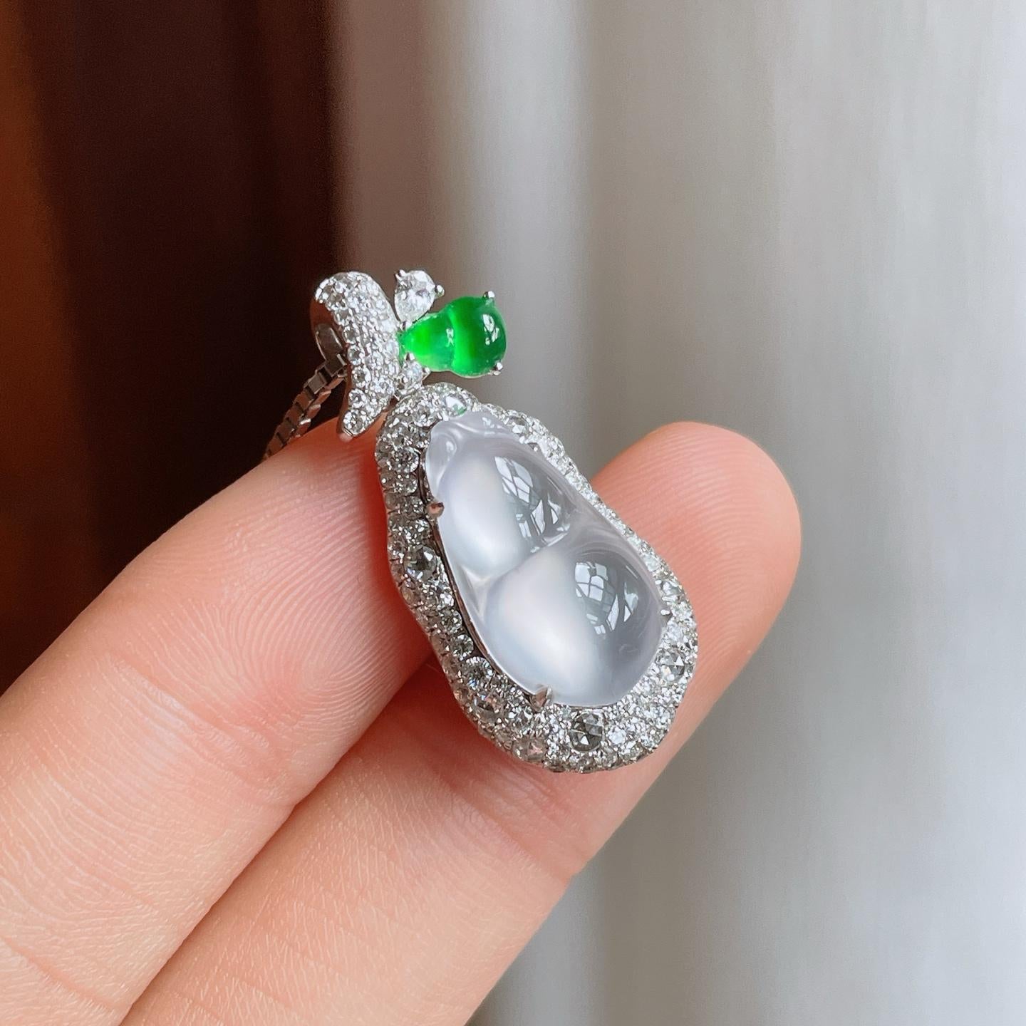 18k真金真钻镶玻璃种无色翡翠葫芦（yc247661）