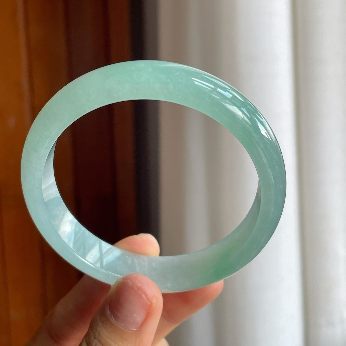 冰种带底色飘绿花翡翠平安镯（59.5mm）（yc221958）