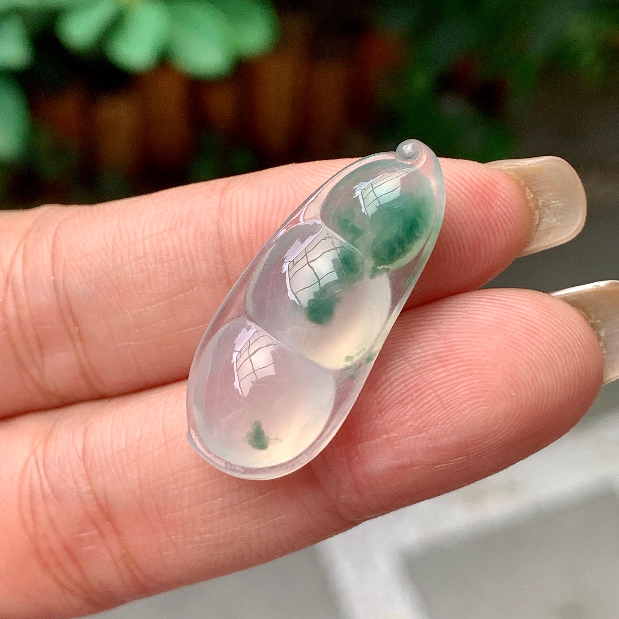 糯冰种飘蓝花福豆吊坠 天然缅甸A货翡翠（yc392767）