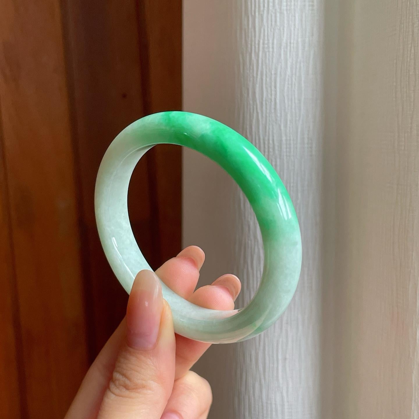 糯冰带色翡翠贵妃镯（53.4mm)（yc354334）