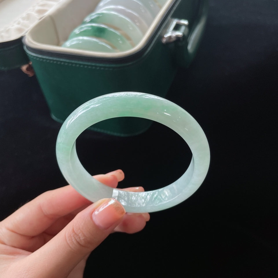 糯种带色正圈翡翠手镯（59.6mm）（yc019481）