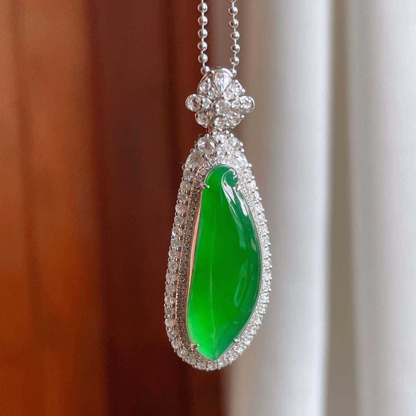 18k金镶冰种满绿翡翠福瓜（yc246195）