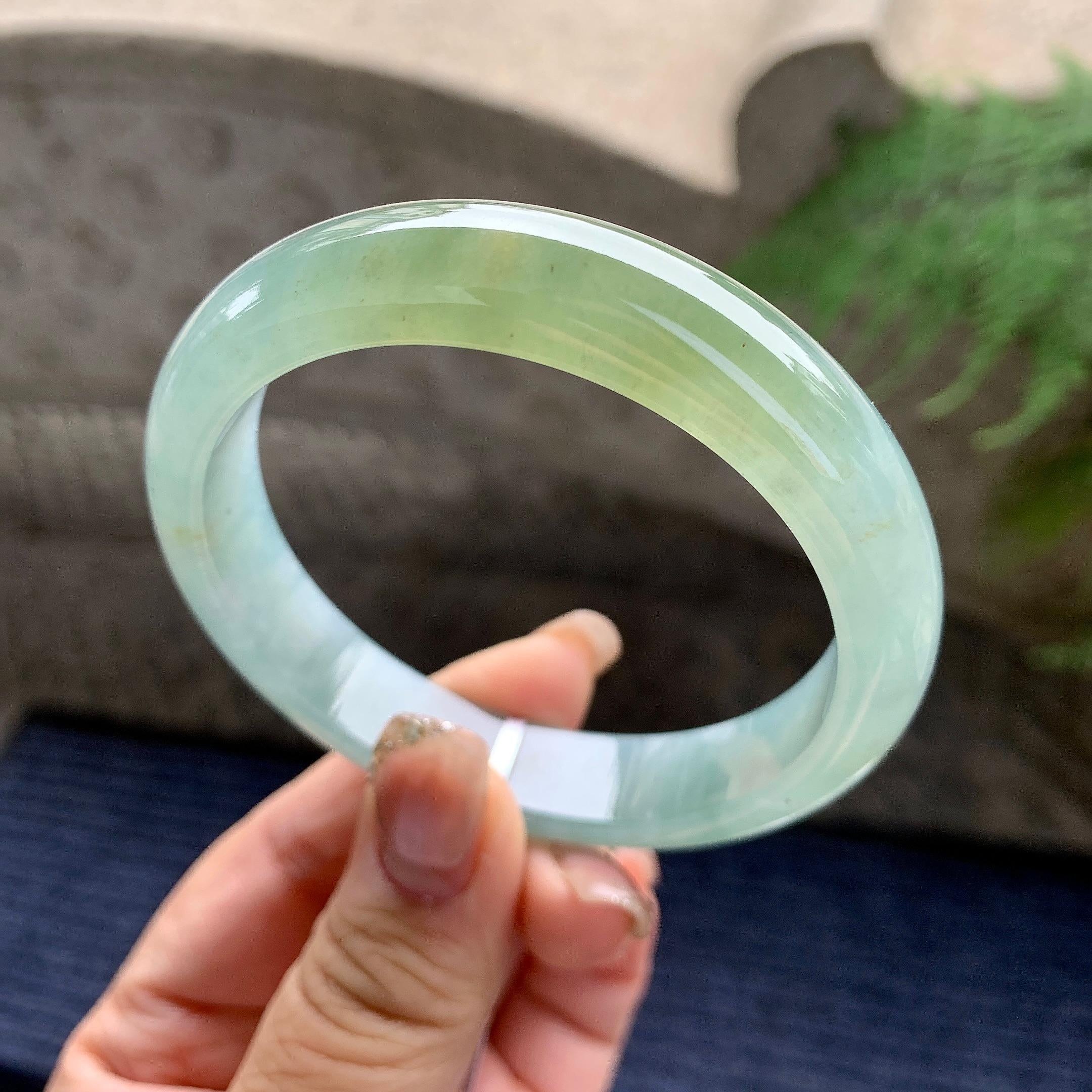 糯冰种晴底黄翡平安镯（57.7mm）（yc297955）