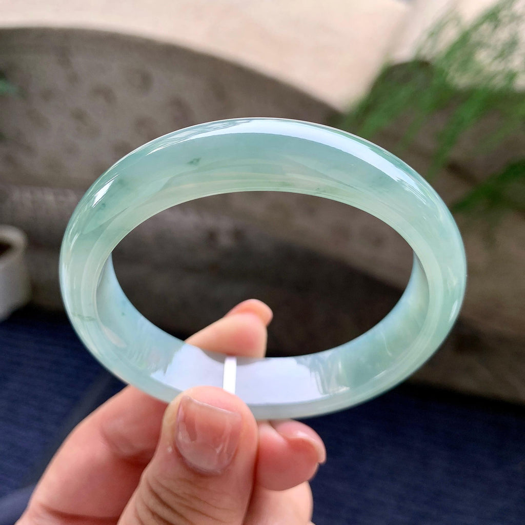 糯冰种蓝底飘蓝花贵妃手镯 54.6圈口 天然缅甸A货翡翠（yc481968）