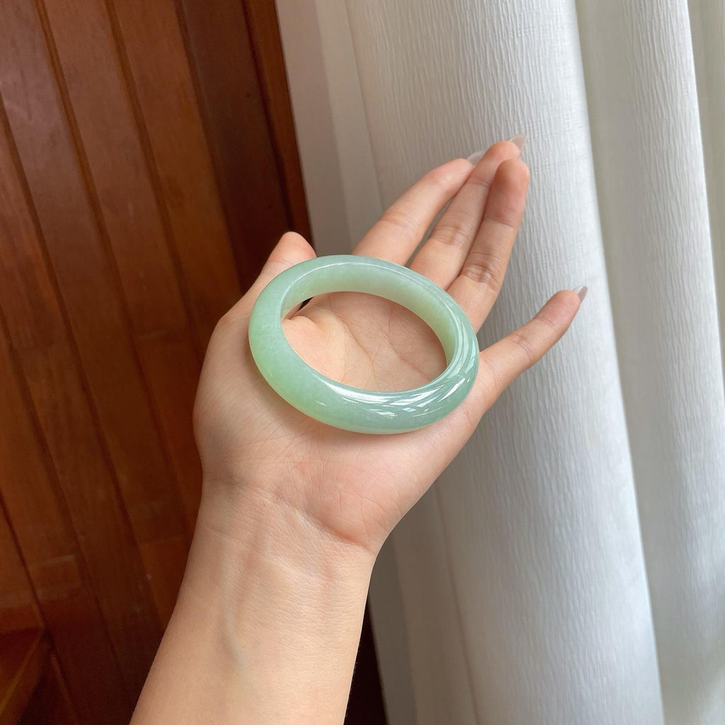 糯冰果绿翡翠平安镯（55.5mm）（yc312984）