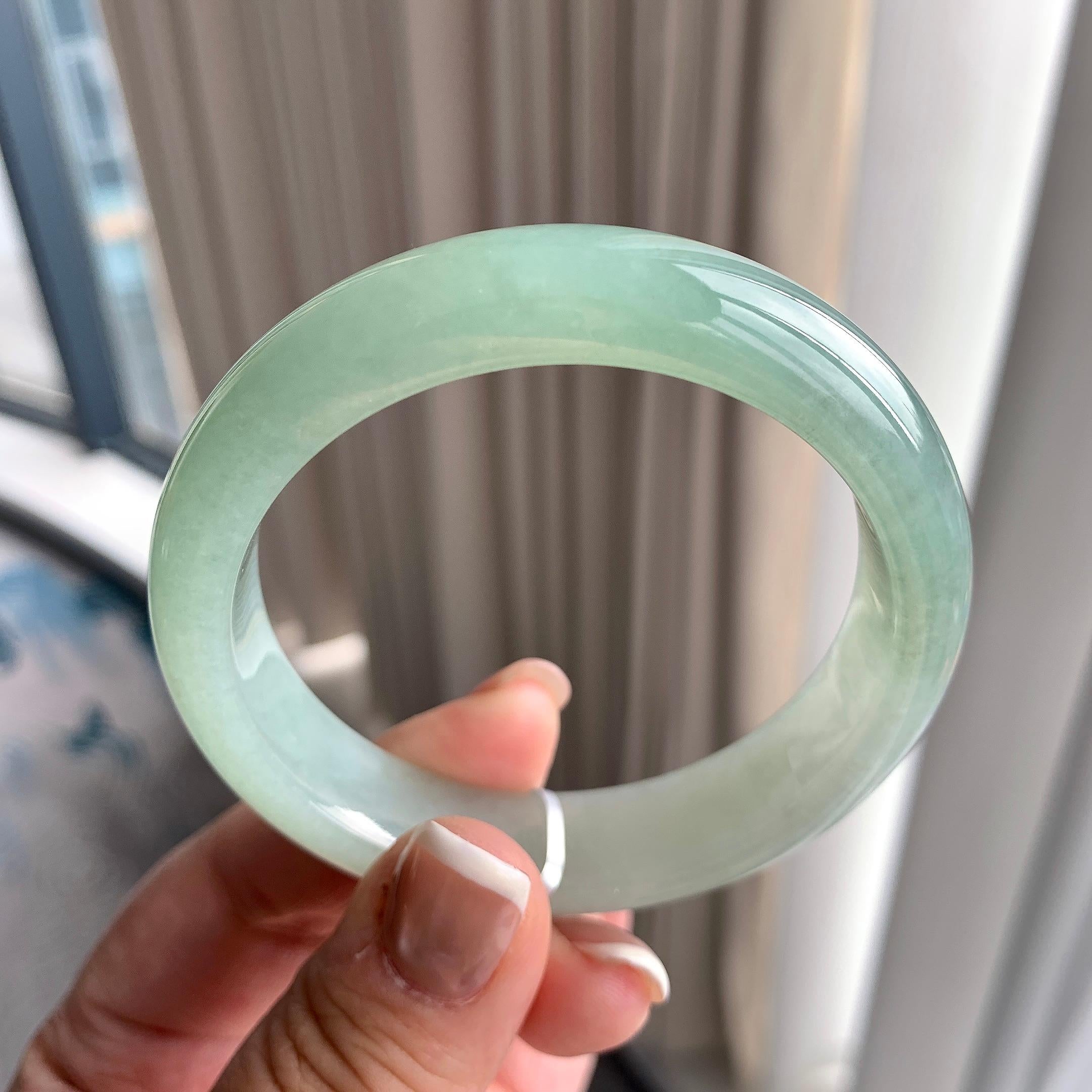 细糯种晴底正圈平安镯 55.4圈口 天然缅甸A货翡翠（yc362908）