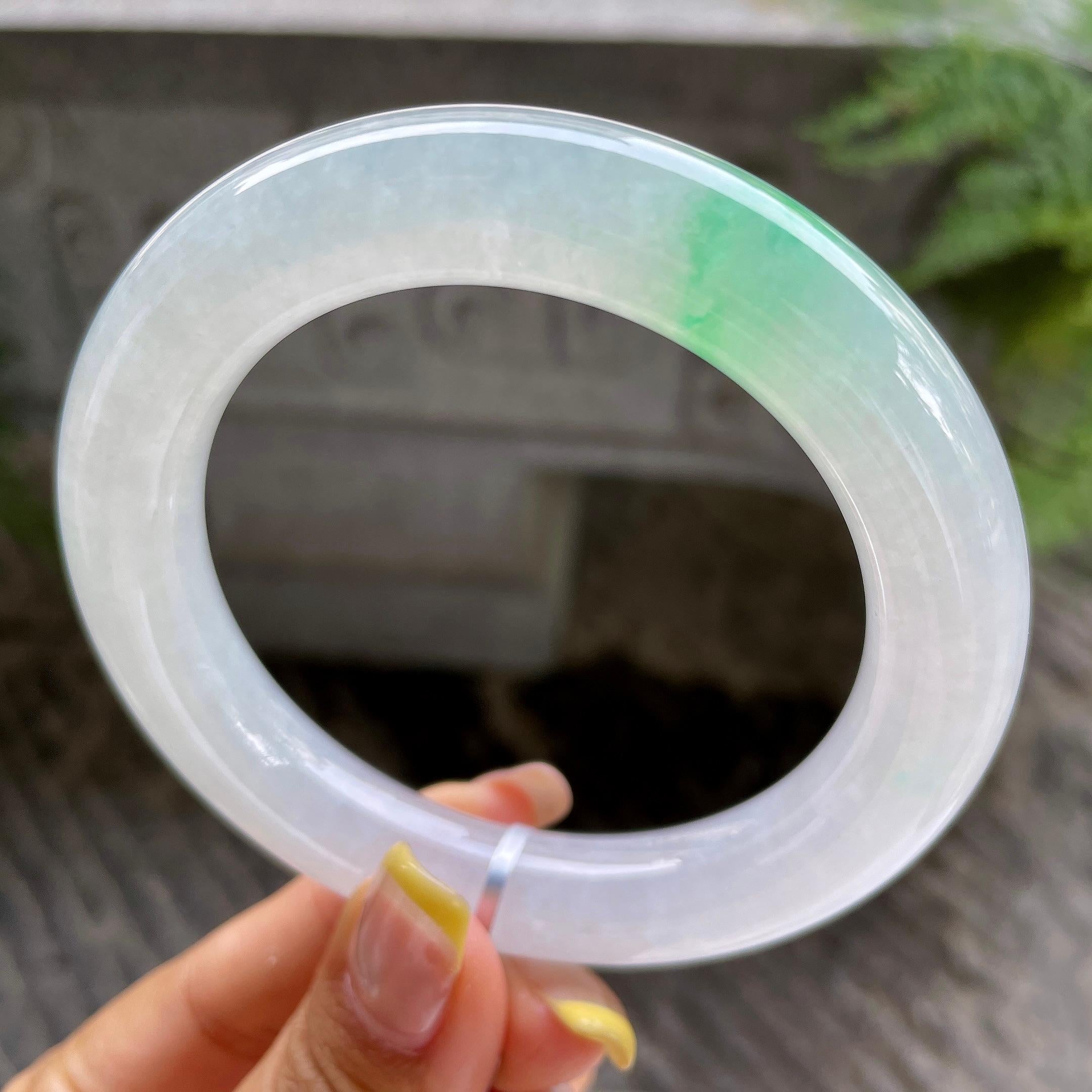 大圈口    糯冰种飘绿圆条手镯59.9圈      天然缅甸A货翡翠（yc390014）
