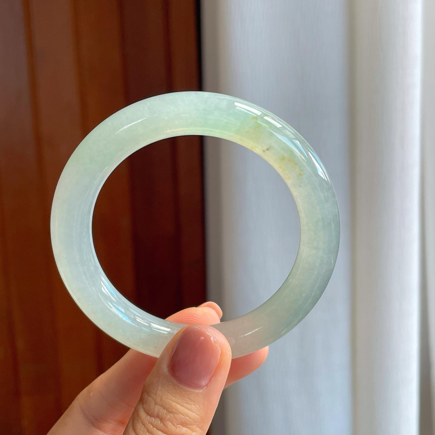 冰种带洒金翡翠圆条手镯（54mm）（yc276514）