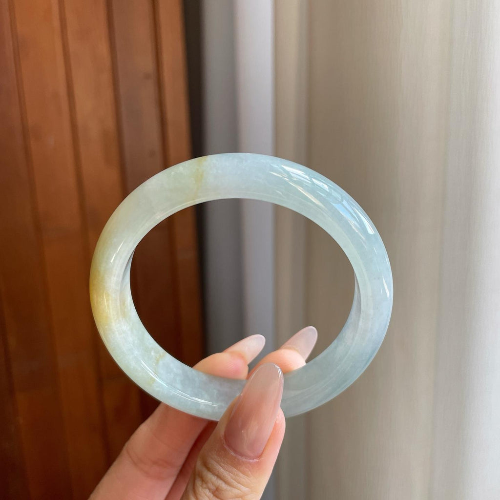 糯冰淡湖水绿带黄翡翡翠平安镯（56.6mm）（yc269675）