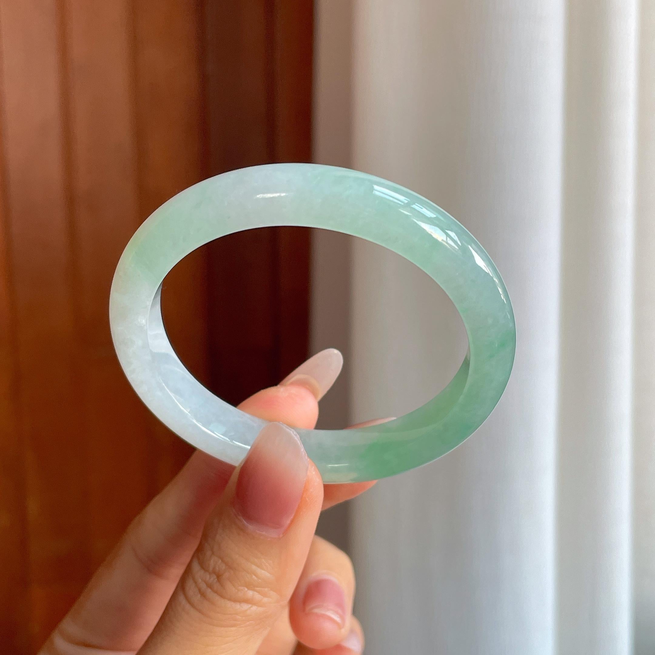 糯冰带色翡翠贵妃镯（53mm）（yc312055）