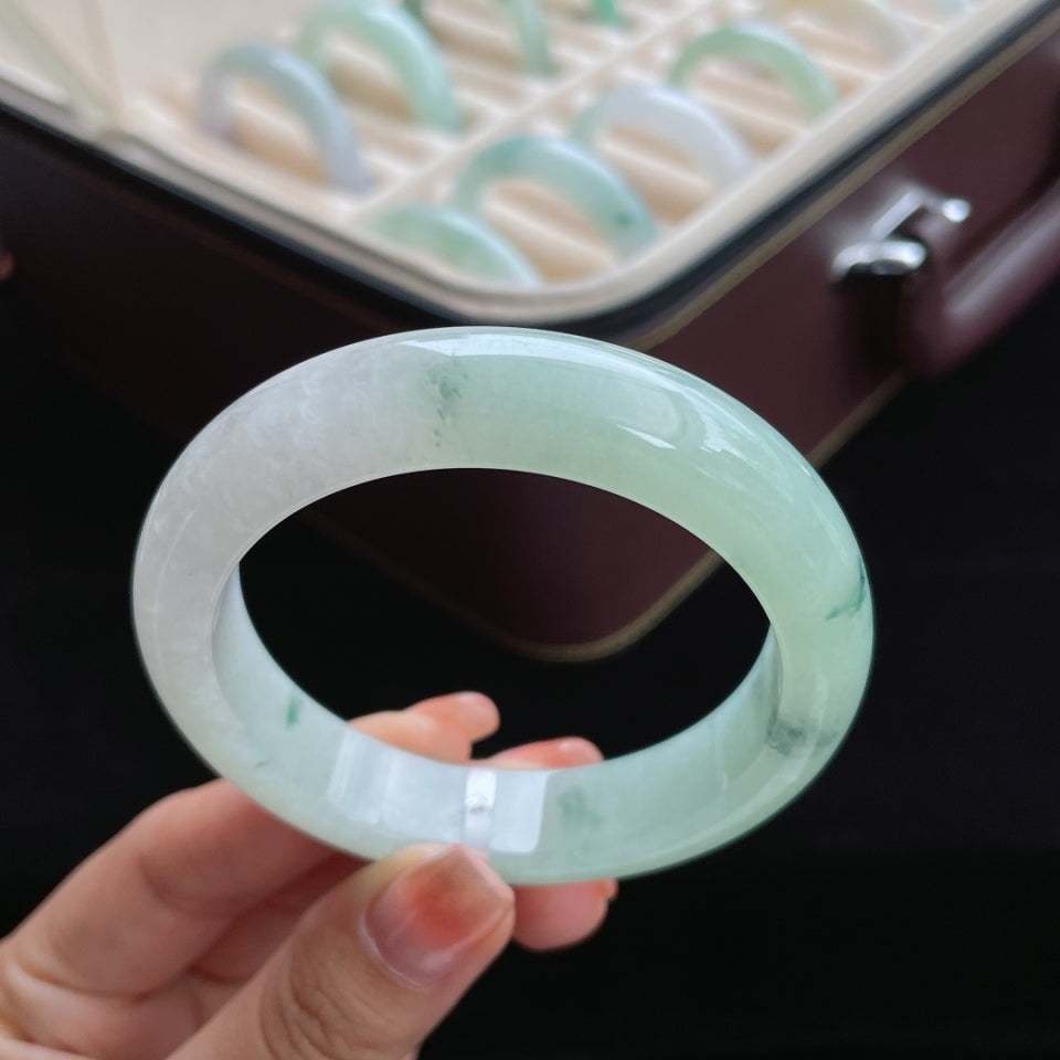 糯冰晴底飘花翡翠手镯（55.8mm）（yc016179）