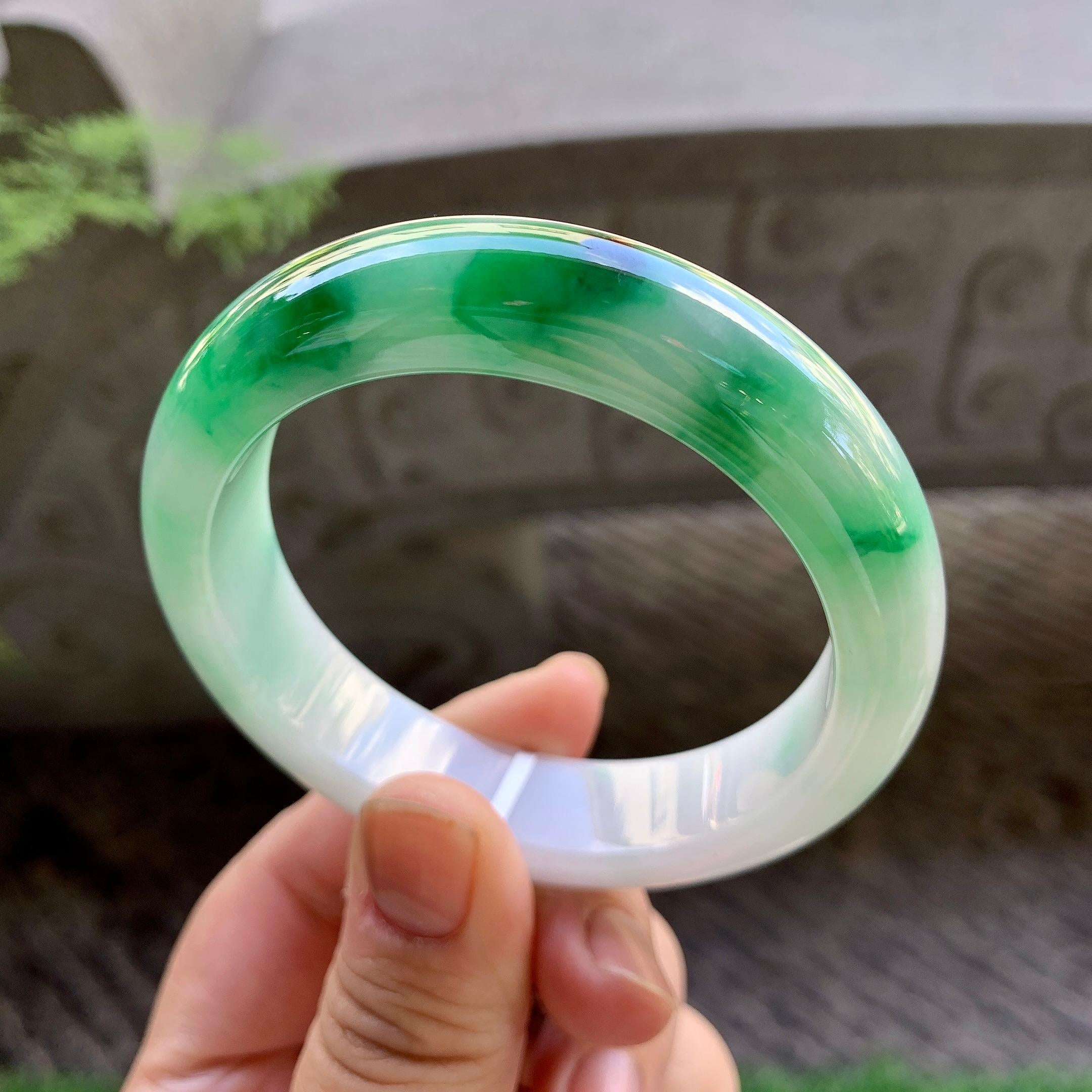 细糯种飘阳绿宽版轮胎手镯（56.8mm）（yc213157）