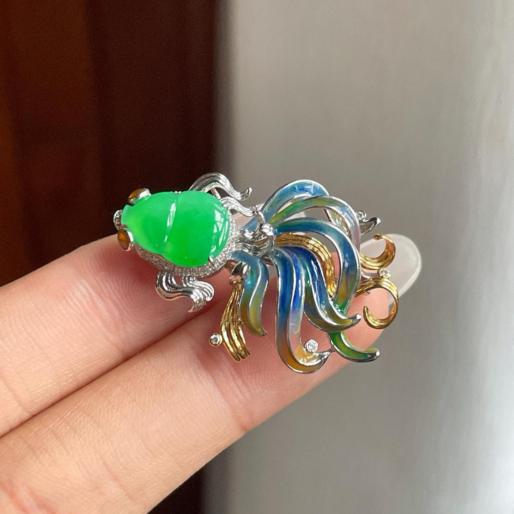 18k金钻镶糯冰满绿翡翠金鱼胸针（yc260369）