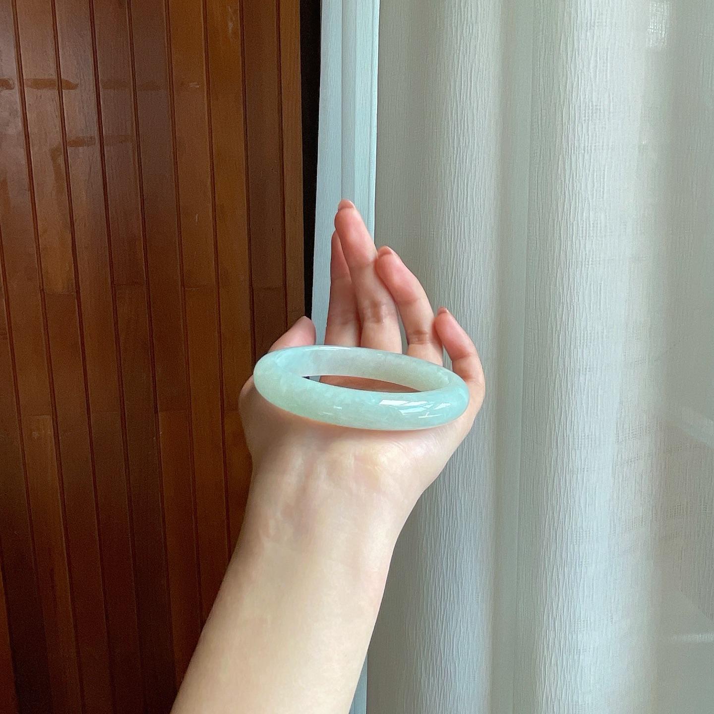 糯冰晴底翡翠平安镯（57.8mm)（yc325793）